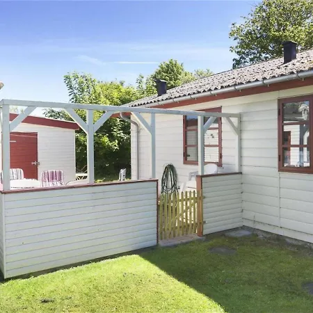 Holiday home Gunhil - 200m From The Sea In Ne Jutland By Interhome Hals