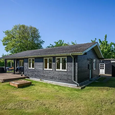 Gunhil - 200m From The Sea In Ne Jutland By Interhome * Hals
