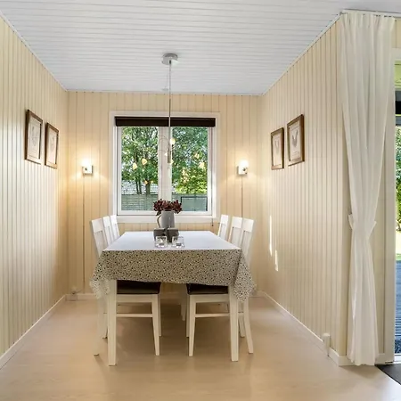 Gunhil - 200m From The Sea By Interhome